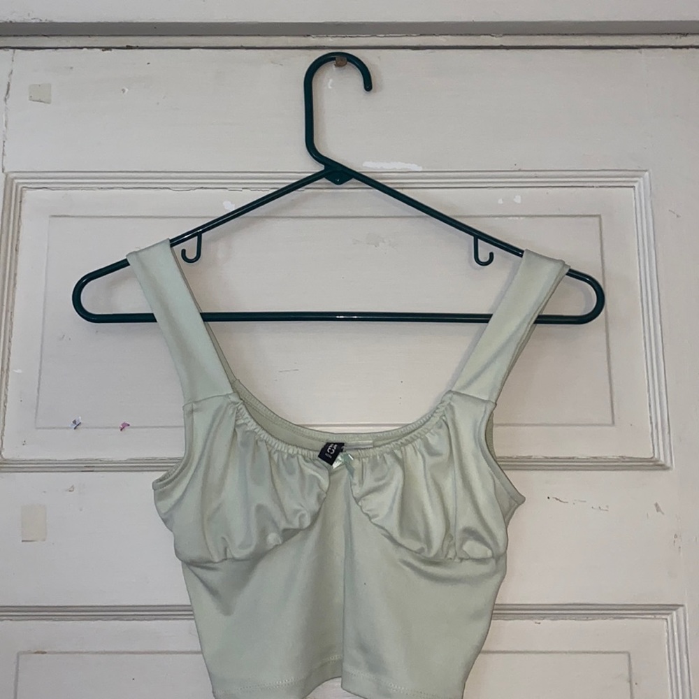 Divided XS green tank top